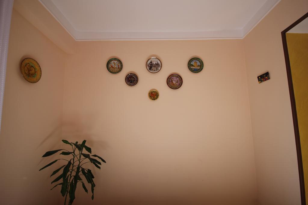 Center Hostel And Tours Yerevan Exterior photo
