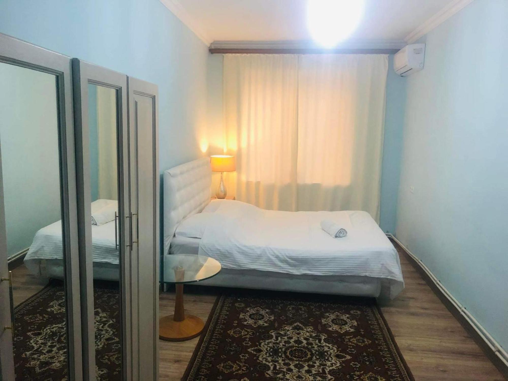 Center Hostel And Tours Yerevan Exterior photo