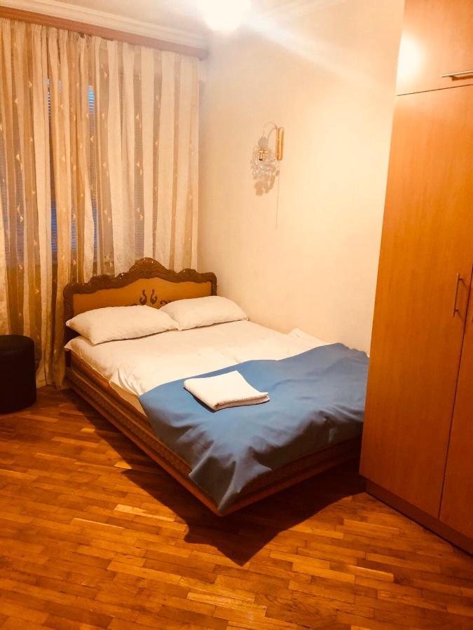 Center Hostel And Tours Yerevan Exterior photo